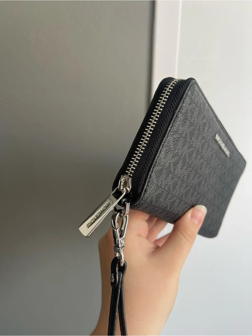 Michael kors wristlet